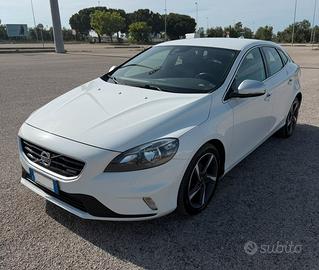 Volvo V40 D2 R-Design