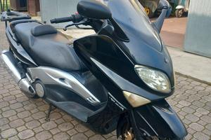 scooter Yamaha t max 500