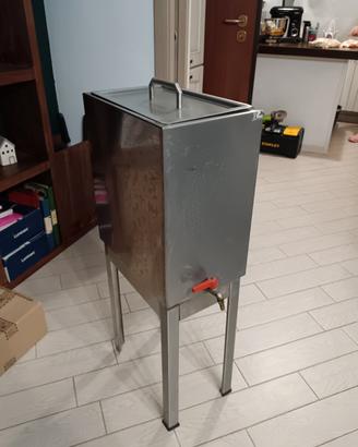 Contenitore artigianale in acciaio Inox