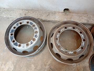 4 CERCHI PER GOMME 13R22.5 E SIMILI