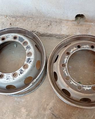 4 CERCHI PER GOMME 13R22.5 E SIMILI