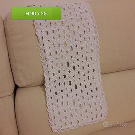 Strisce copri mobile all'uncinetto