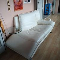 Divanetto in vera pelle bianca + tavolino in vetro