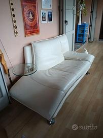 Divanetto in vera pelle bianca + tavolino in vetro