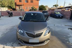 Lancia Ypsilon 1.0 Mild Hybrid Gold