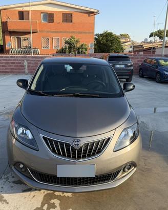 Lancia Ypsilon 1.0 Mild Hybrid Gold