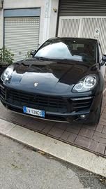 PORSHE MACAN