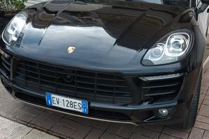 PORSHE MACAN