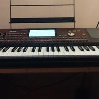 Korg Pa700