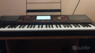 Korg Pa700