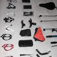 Accessori Bici. Cavalletto + Pompa + Luce 