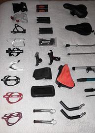 Accessori Bici. Cavalletto + Pompa + Luce 