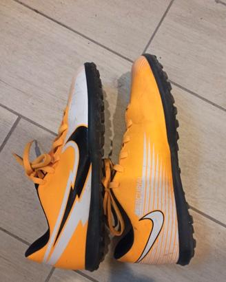 scarpe calcetto cone nuove 38.5