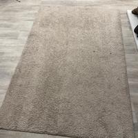 Tappeto a pelo corto beige