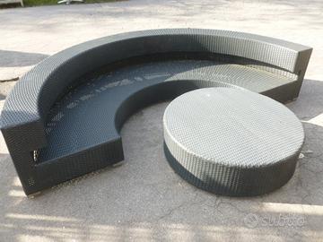 Mezzelune e Tavolo rotondo in Polietilene