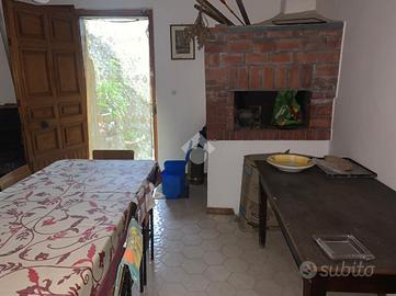 CASA SEMINDIPENDENTE A MONTESARCHIO