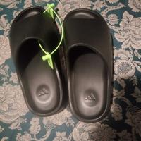 yeezy ciabatte Adidas.numero piede  37