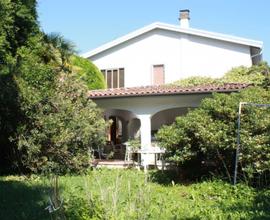 Villa Singola con ampio terreno edificabile a Mart