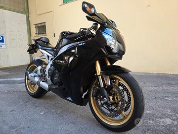 HONDA CBR 1000 RR Fireblade (2010) 