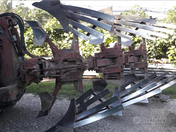 Aratro trivomere tolusso