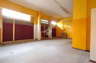 LABORATORIO A CASALE MONFERRATO