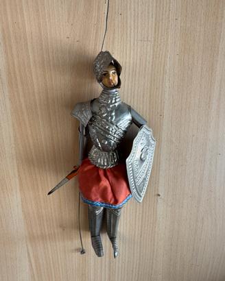 Pupo siciliano antico cavaliere con armatura