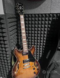 Chitarra semi acustica