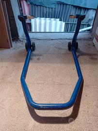 cavalletto posteriore per moto