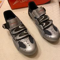 SCARPE BICI  CON ATTACCO PER SGANCIO RAPIDO