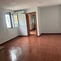 Pozzuoli "zona Olivetti' ufficio con posto auto