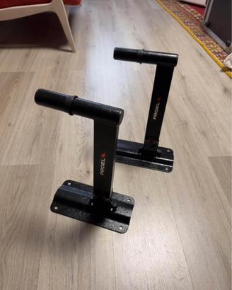 Supporti a muro per diffusori audio