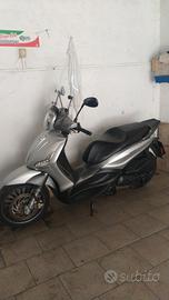 Beverly 300s 