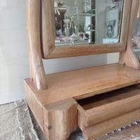 piccola specchiera da appoggio