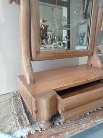 piccola specchiera da appoggio