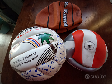 2 palloni volley e 1 pallone basket