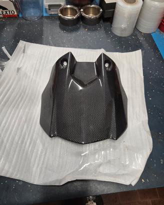 Parafango posteriore in carbonio R1 2015-2019 nuov