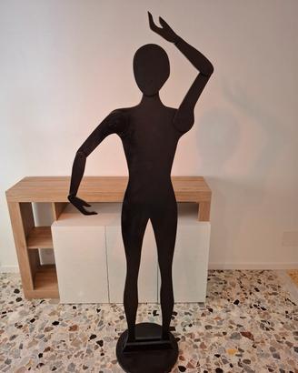 Manichino da terra scultoreo snodabile nero
