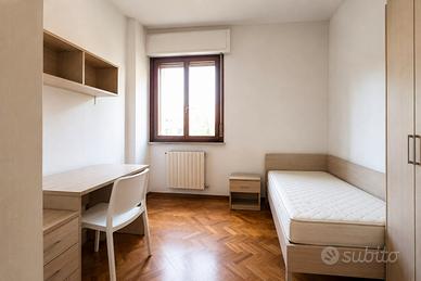 Stanza singola in zona ben servita e collegata