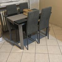 Tavolo in vetro allungabile con 6 sedie