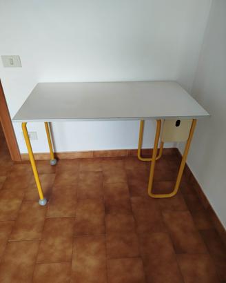 Scrivania da cameretta 