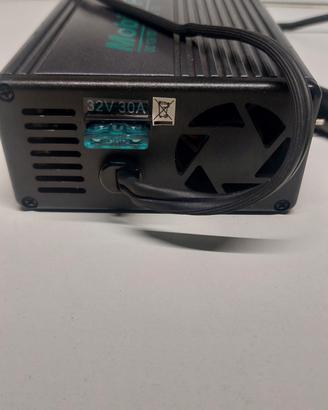 Trasformatore per auto da 12 a 220 volt
