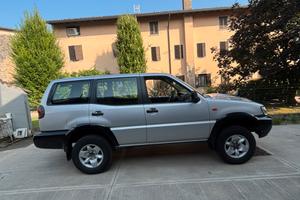 Nissan terrano 2  2.7