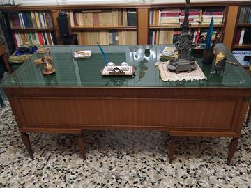 Scrivania stile Impero in legno con cristallo