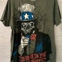 T-shirt verde scuro con stampa Iron Fist