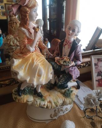Oggetto in porcellana Capodimonte 