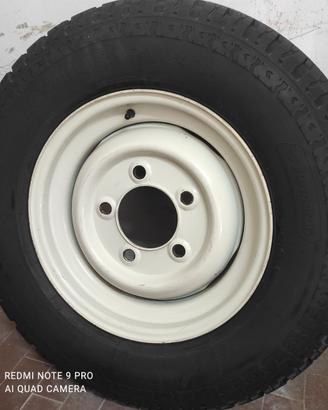Land Rover Defender 90 - cerchio e pneumatico