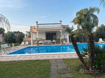 Villa con Piscina
