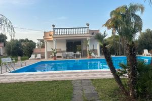 Villa con Piscina