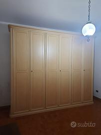 Armadio da camera in legno