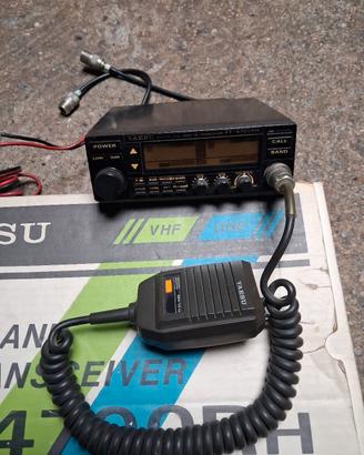 Radio bibanda Yaesu 